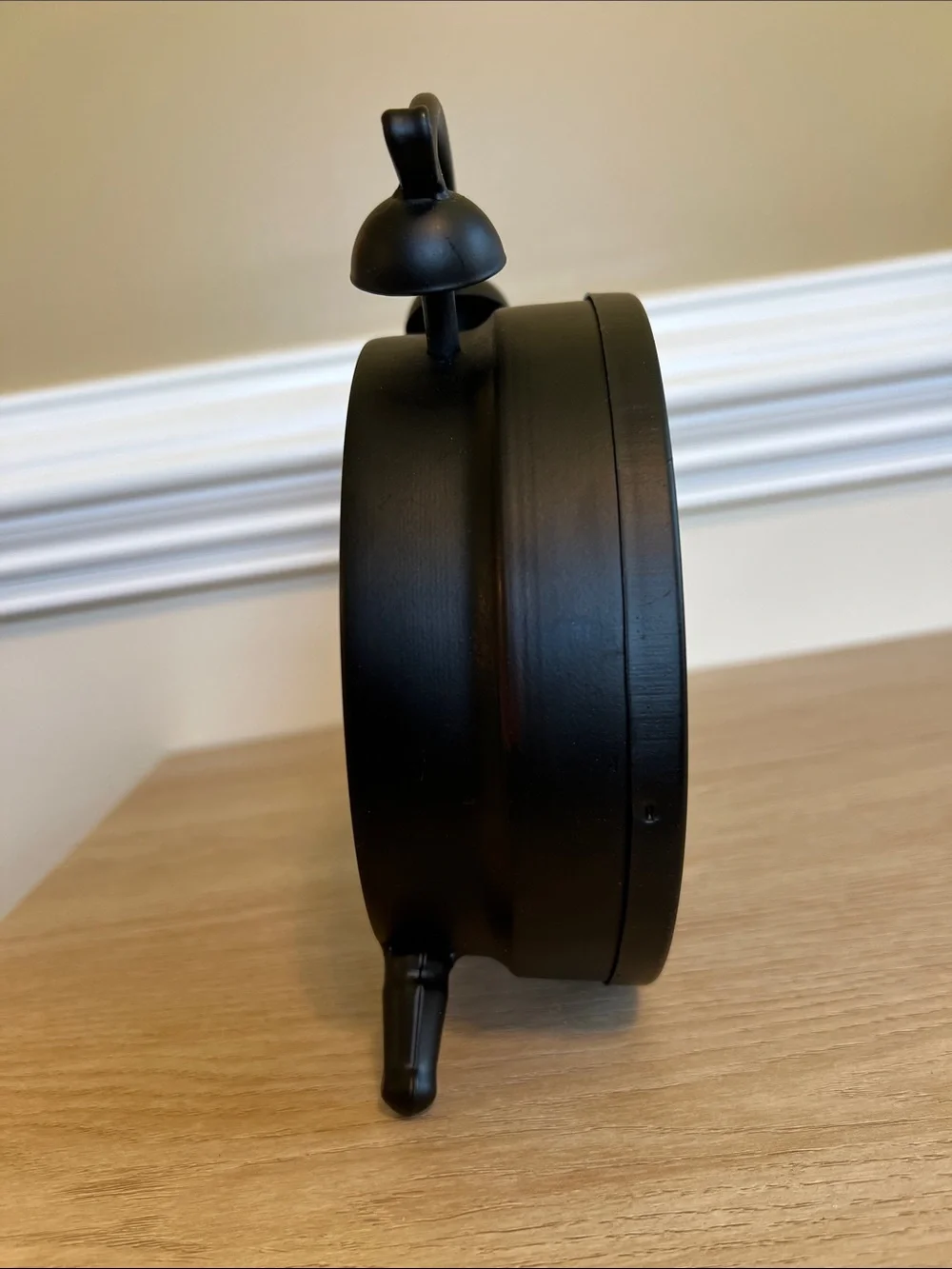 Black Vintage-Style Table Clock